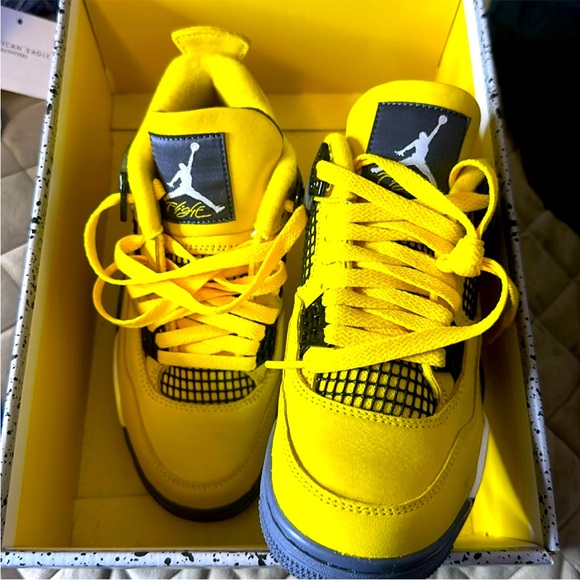 🎀 Jordan Retro 4 GS 🎀 - Picture 2 of 3